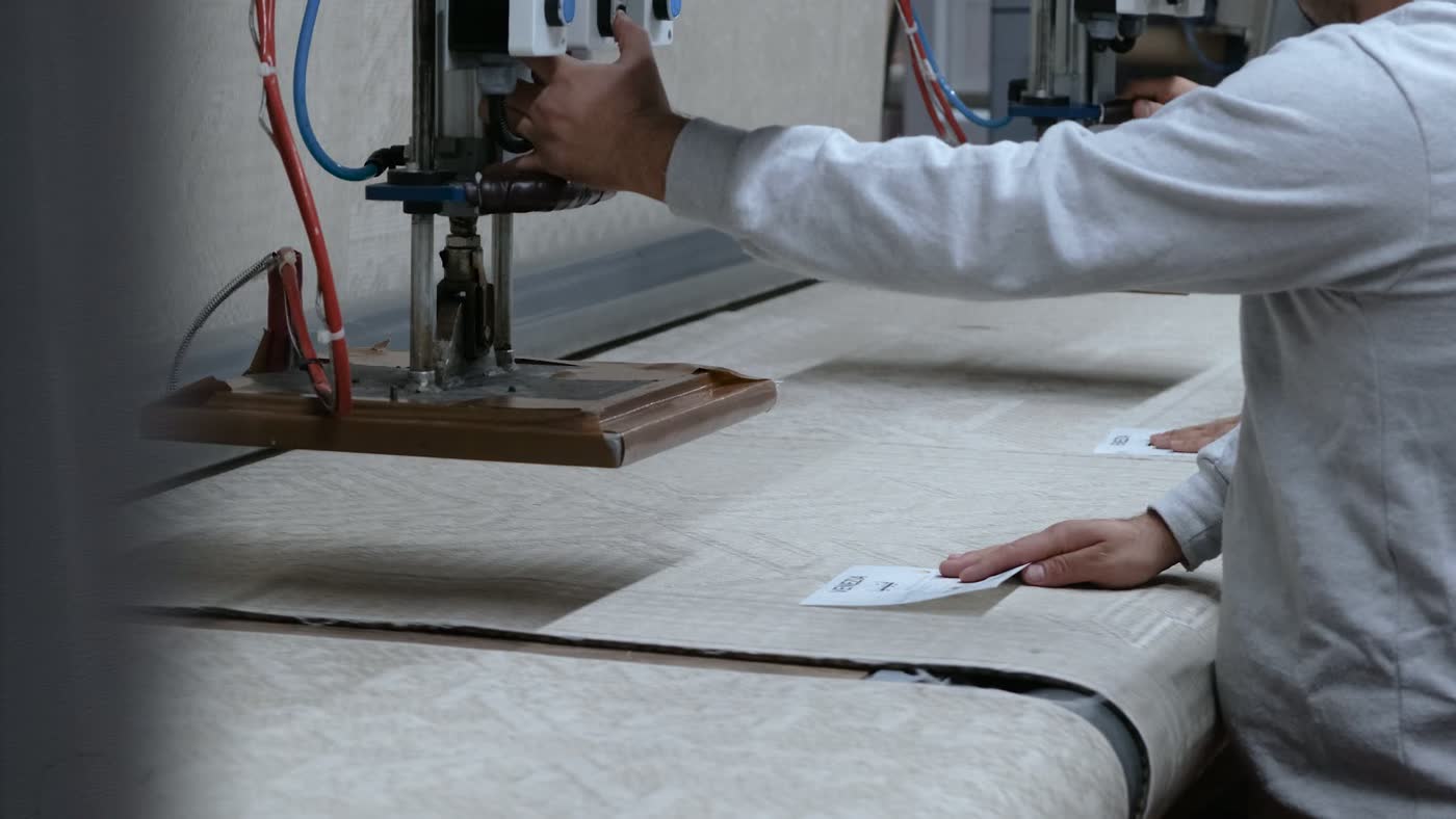 Applying a label to a carpet